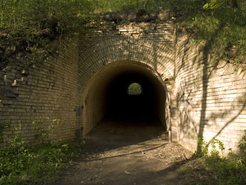 Тоннель под укреплением