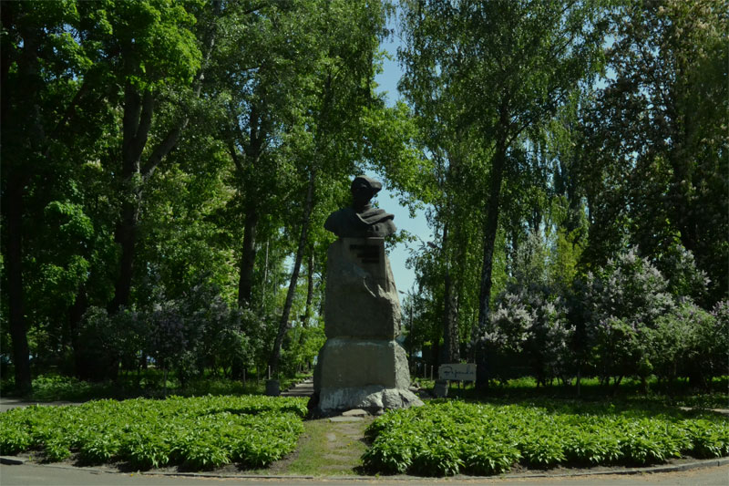Памятник Примакову