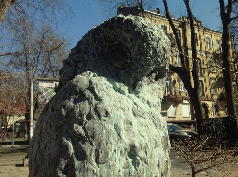 Памятник сове